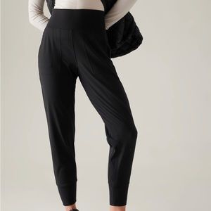 Athleta Venice Jogger in Black